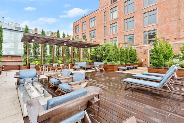 $1,399,000 | 100 Lovejoy Wharf, Unit 11K, Boston, MA 02114