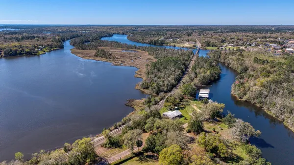 $615,000 | 7001-7005 Old Spanish Trail, Milton, FL 32583