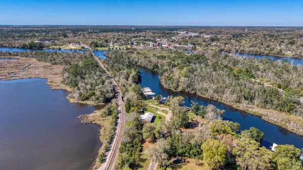 $615,000 | 7001-7005 Old Spanish Trail, Milton, FL 32583