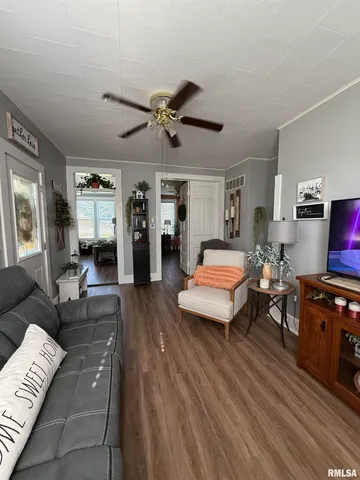 $120,000 | 204 East 3rd Street, Vermont, IL 61484