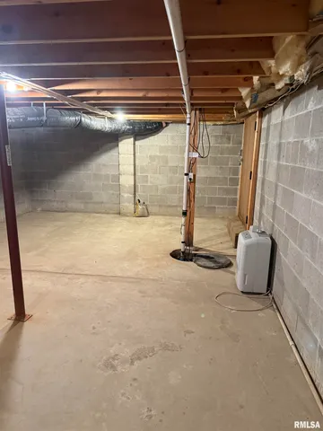 $120,000 | 204 East 3rd Street, Vermont, IL 61484