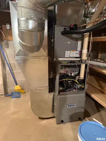 $120,000 | 204 East 3rd Street, Vermont, IL 61484