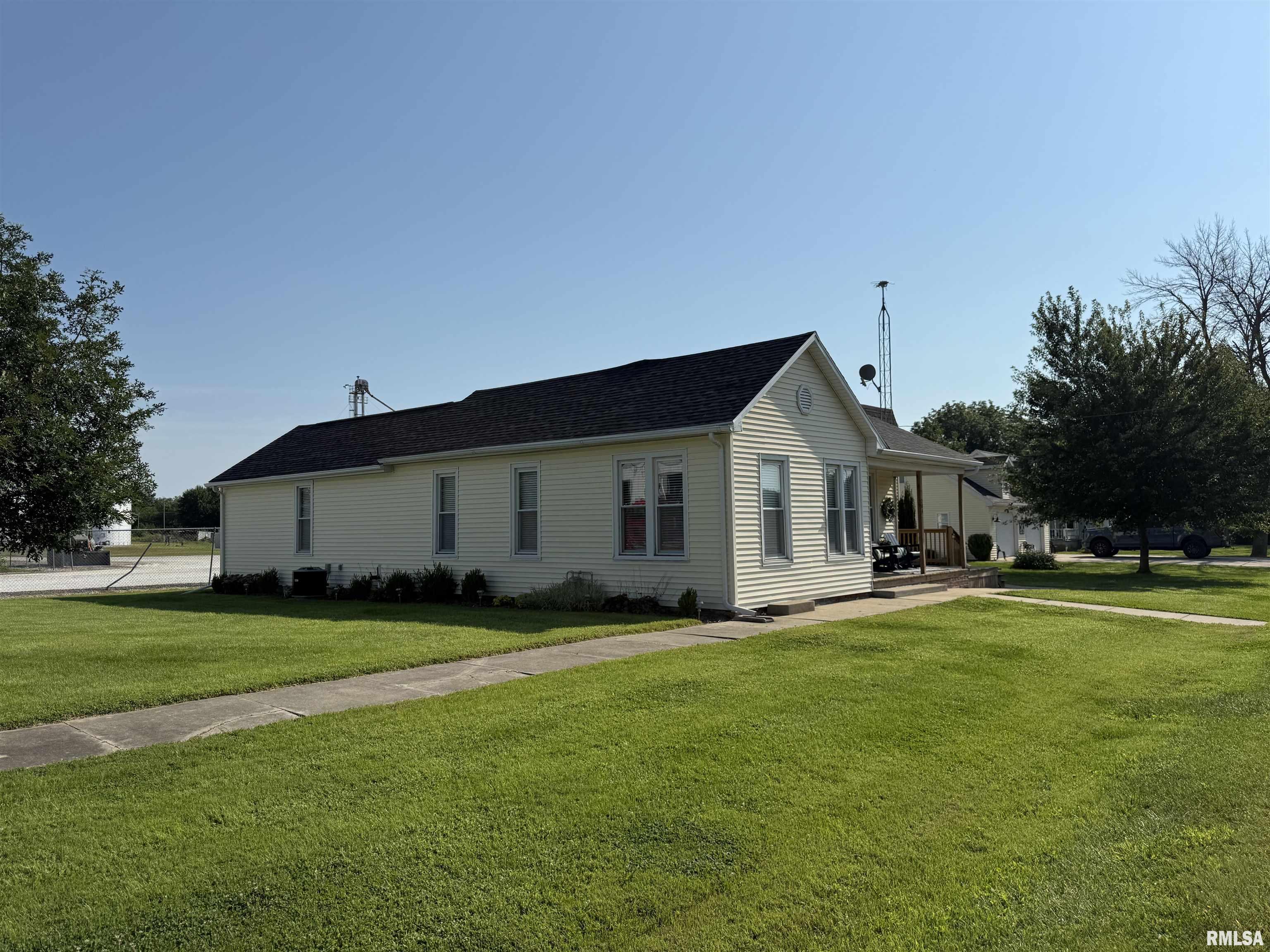 204 East 3rd Street Vermont, IL 61484 - Photo 4 of 35