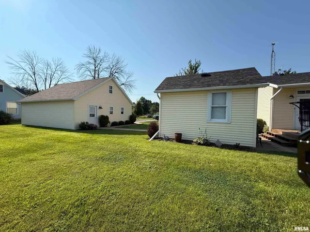 $120,000 | 204 East 3rd Street, Vermont, IL 61484