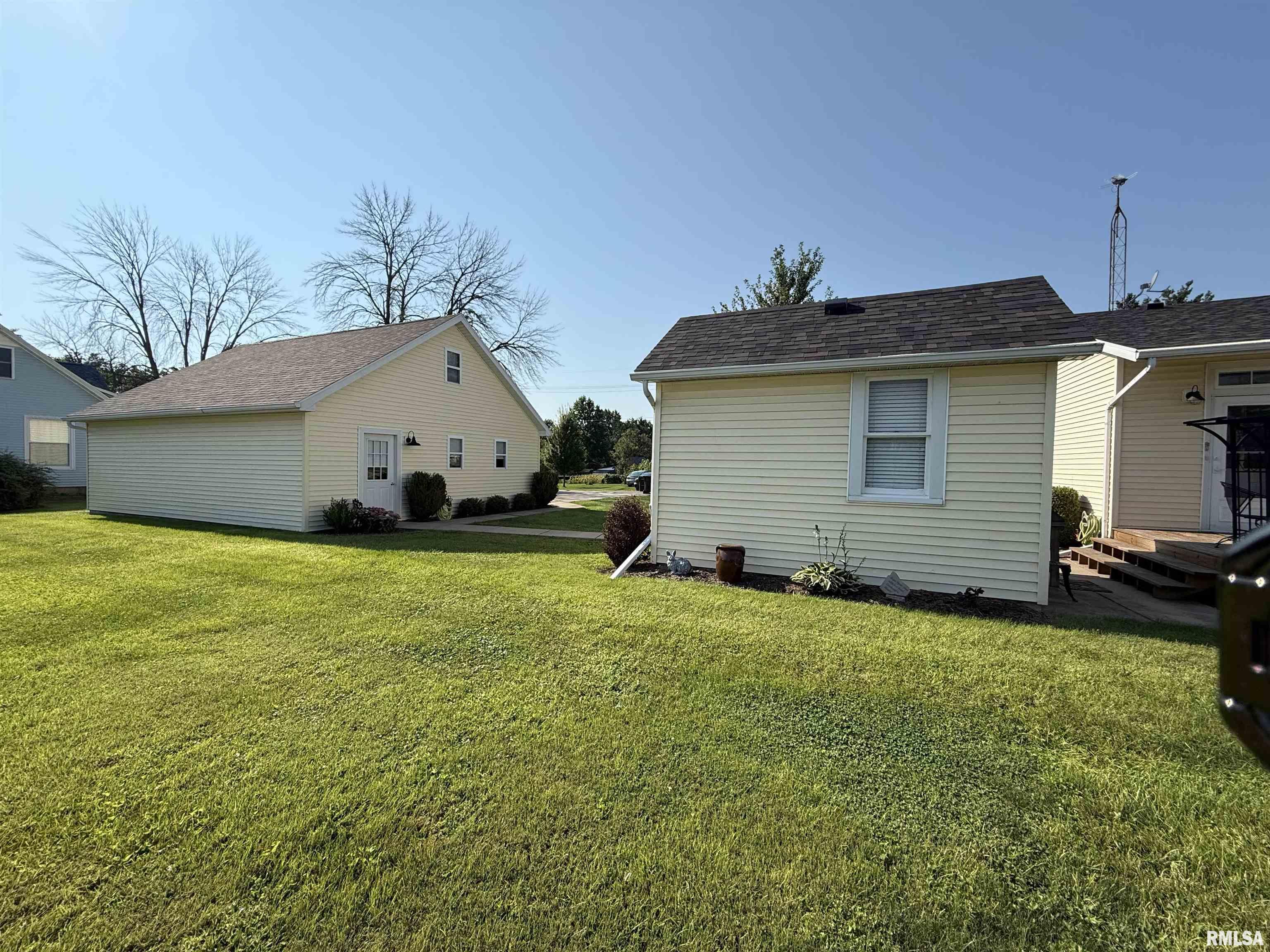 204 East 3rd Street Vermont, IL 61484 - Photo 5 of 35