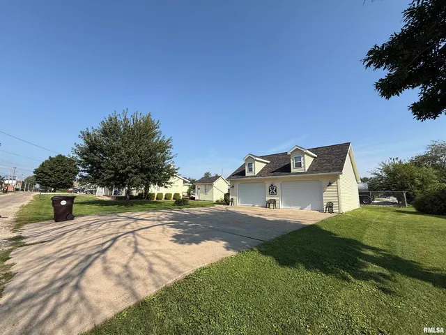 $120,000 | 204 East 3rd Street, Vermont, IL 61484