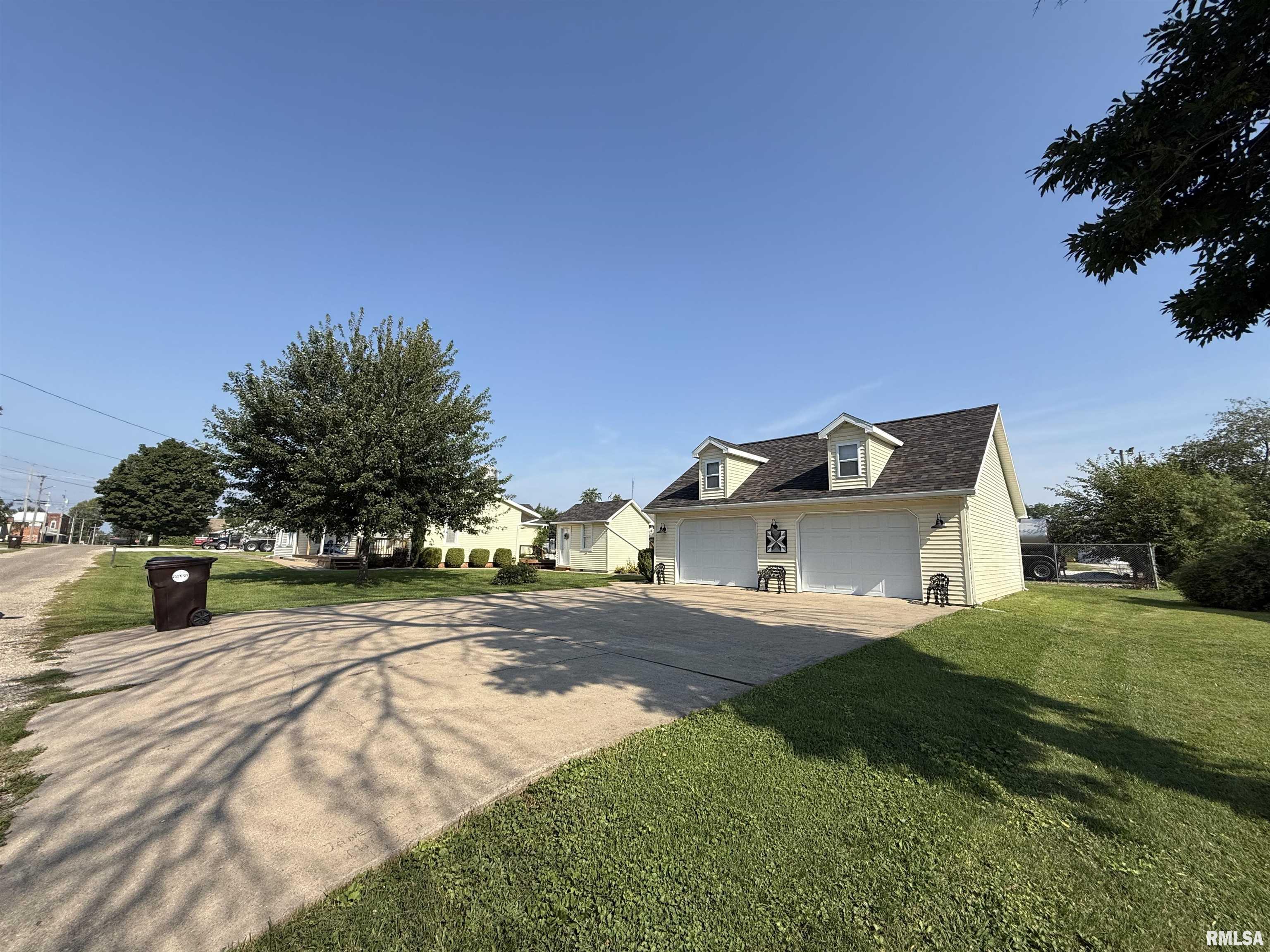 204 East 3rd Street Vermont, IL 61484 - Photo 7 of 35