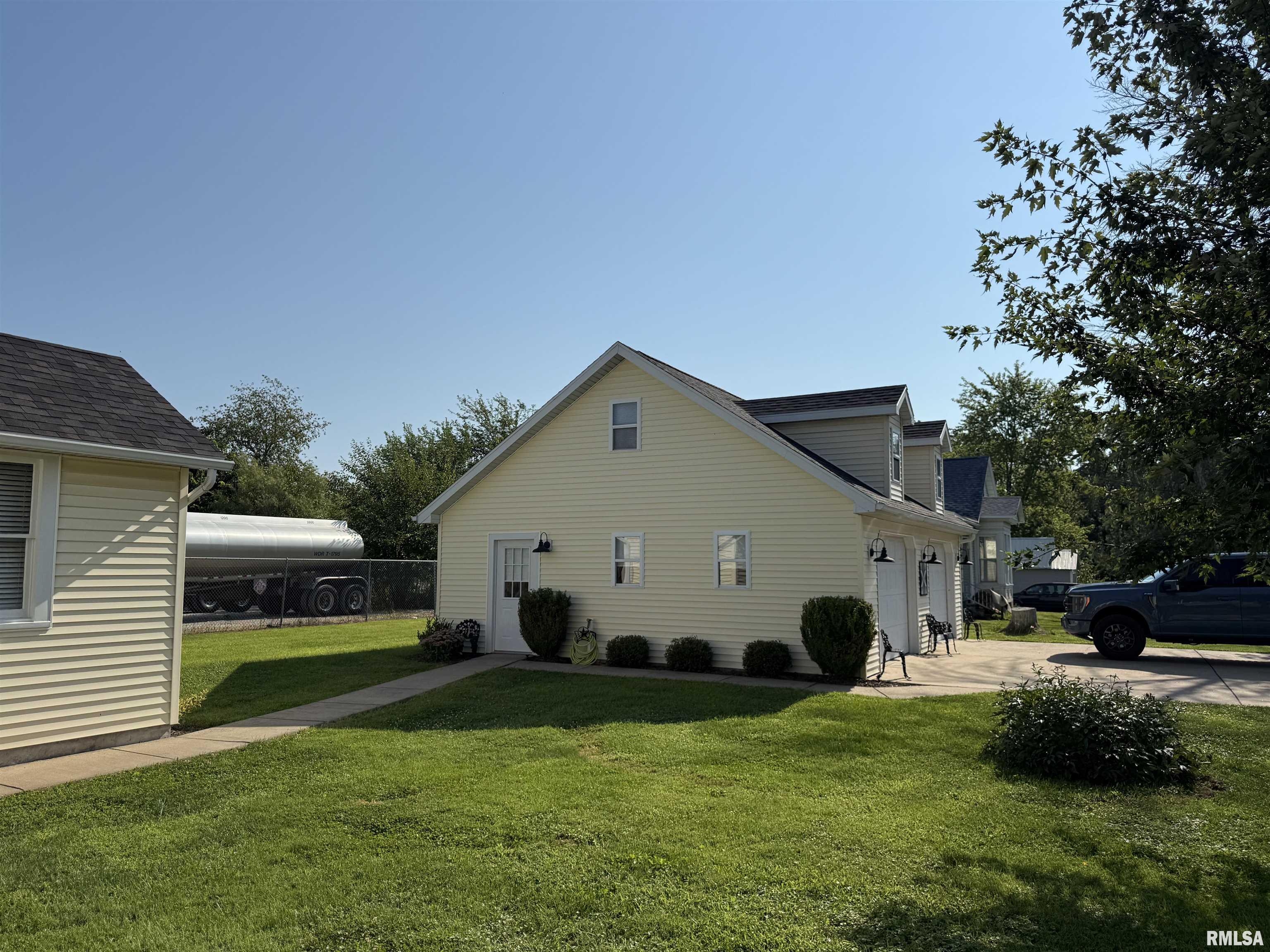 204 East 3rd Street Vermont, IL 61484 - Photo 9 of 35