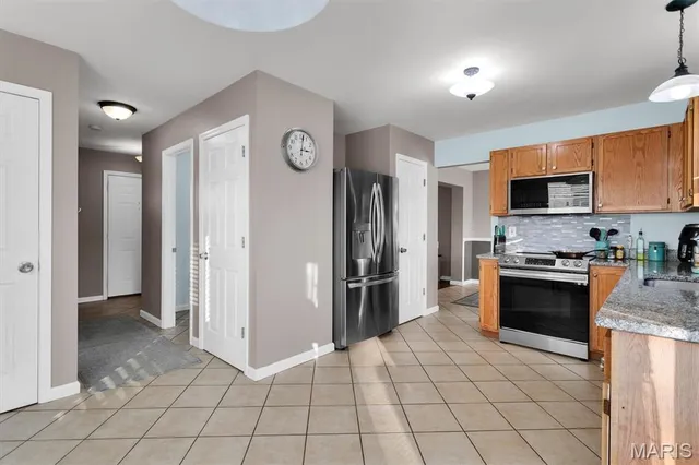 $324,900 | 1791 Fairview Farms Circle, Wentzville, MO 63385