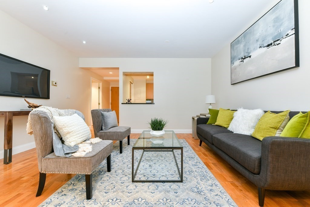 492 Beacon Street, Unit 13 Boston, MA 02115 - Photo 4 of 24