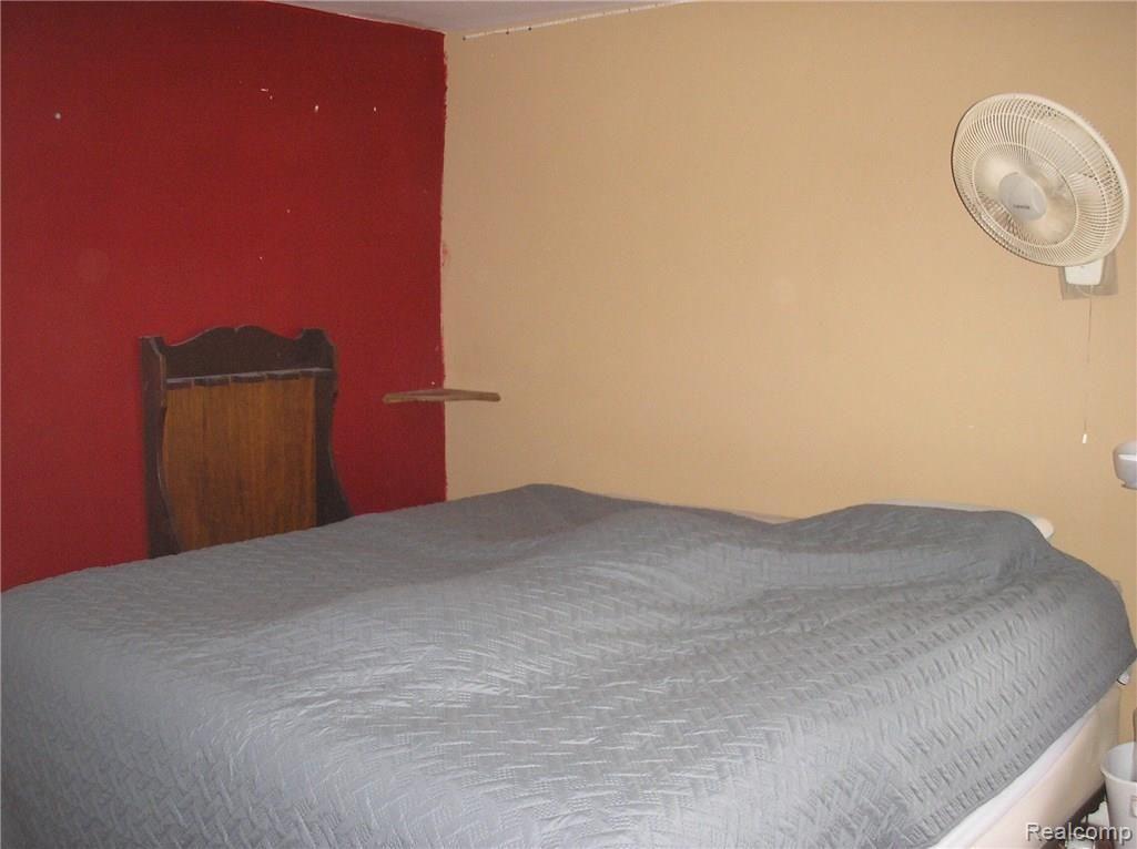 4615 East Bevens Road Deford, MI 48729 - Photo 11 of 14 4615 Bevens Bedroom.jpg
