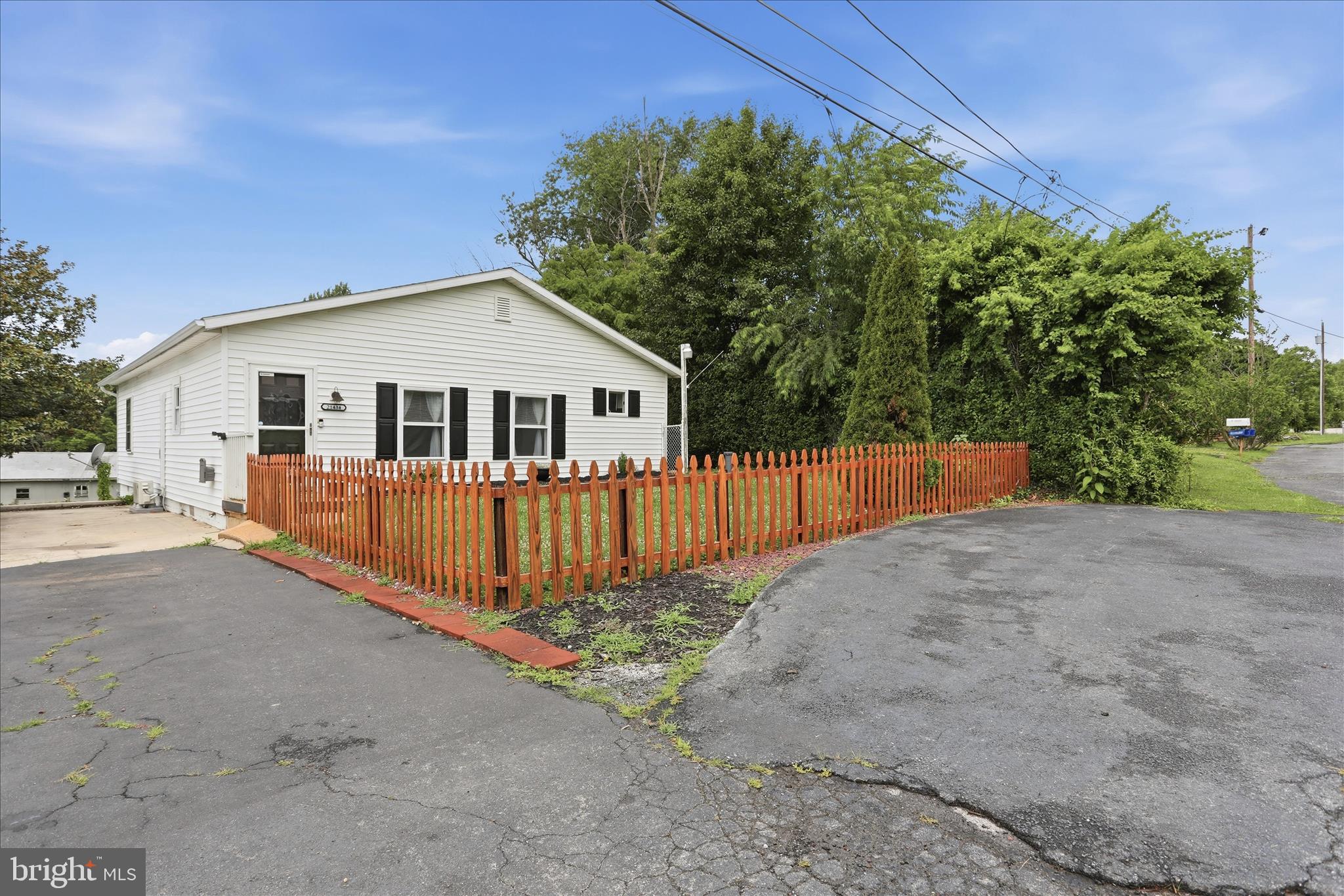 21434 Greenbrier Road Boonsboro, MD 21713 - Photo 2 of 34