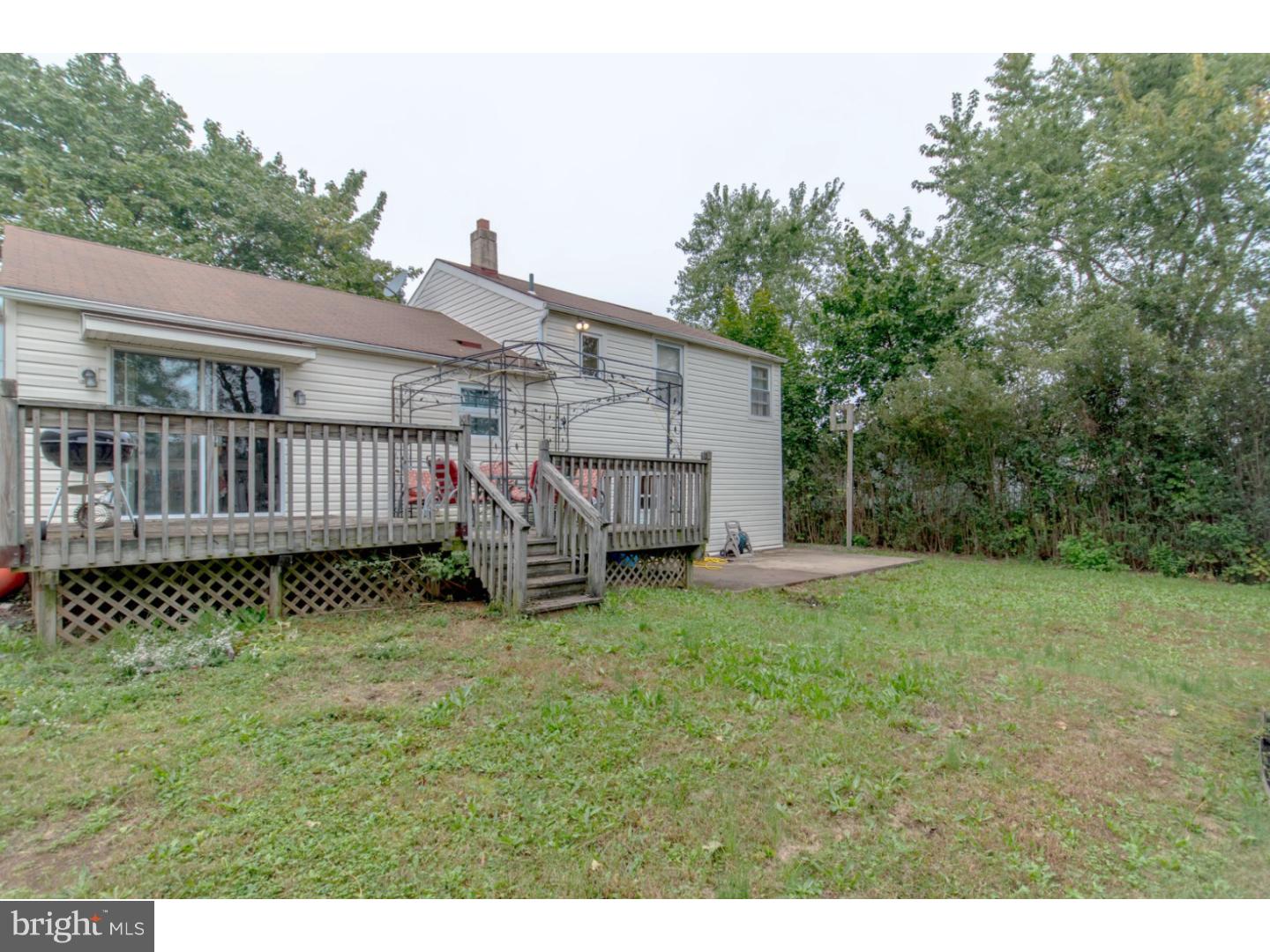 996 Hilltop Road Warminster, PA 18974 - Photo 17 of 18 Gallery Image 17