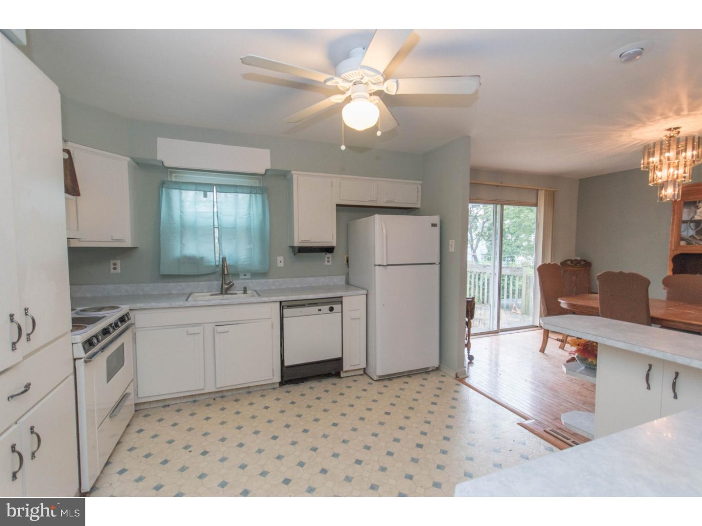 996 Hilltop Road Warminster, PA 18974 - Photo 7 of 18 Gallery Image 7
