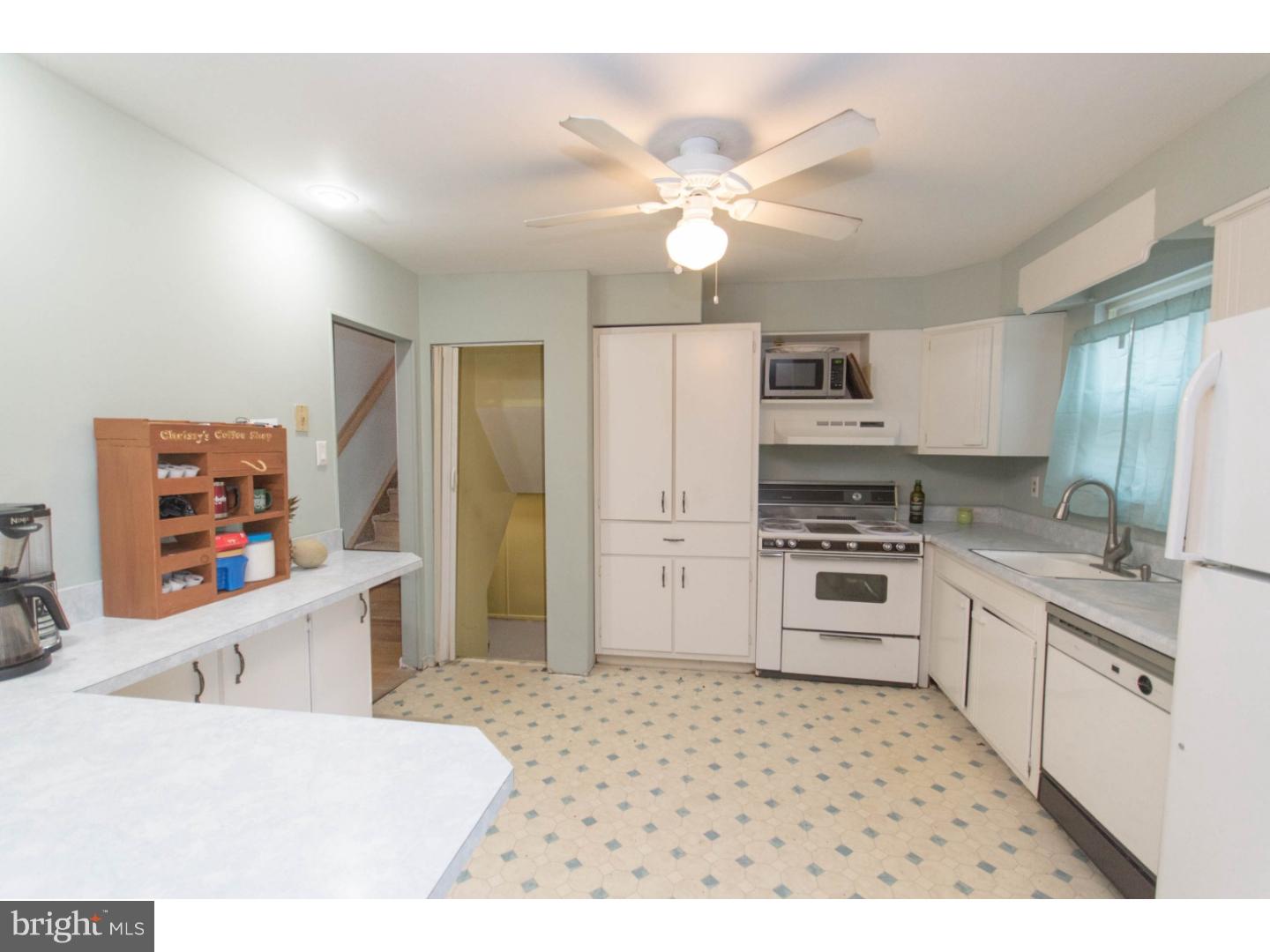 996 Hilltop Road Warminster, PA 18974 - Photo 8 of 18 Gallery Image 8
