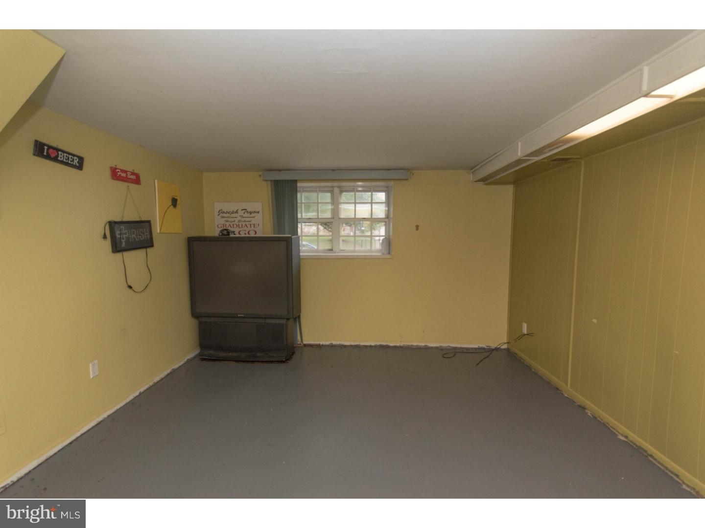 996 Hilltop Road Warminster, PA 18974 - Photo 10 of 18 Gallery Image 10