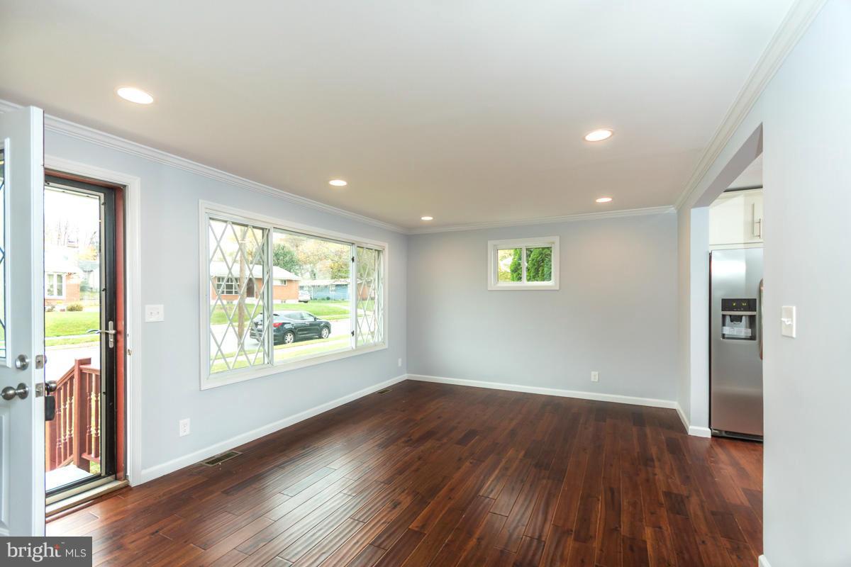3805 Fernside Road Randallstown, MD 21133 - Photo 6 of 28 Living Room