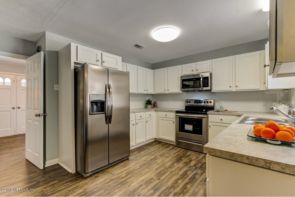2805 Chelton Road Jacksonville, FL 32216 - Photo 22 of 50 Rave Home Staging Jacksonville (21) Web