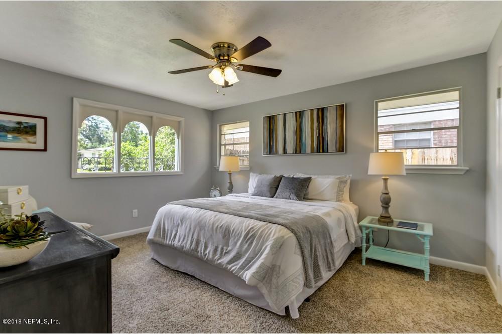 2805 Chelton Road Jacksonville, FL 32216 - Photo 29 of 50 Rave Home Staging Jacksonville (10) Web