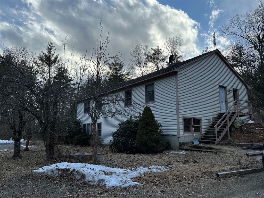 201 R Main Street Townsend, MA 01469 - Photo 3 of 12 Gallery Image 3