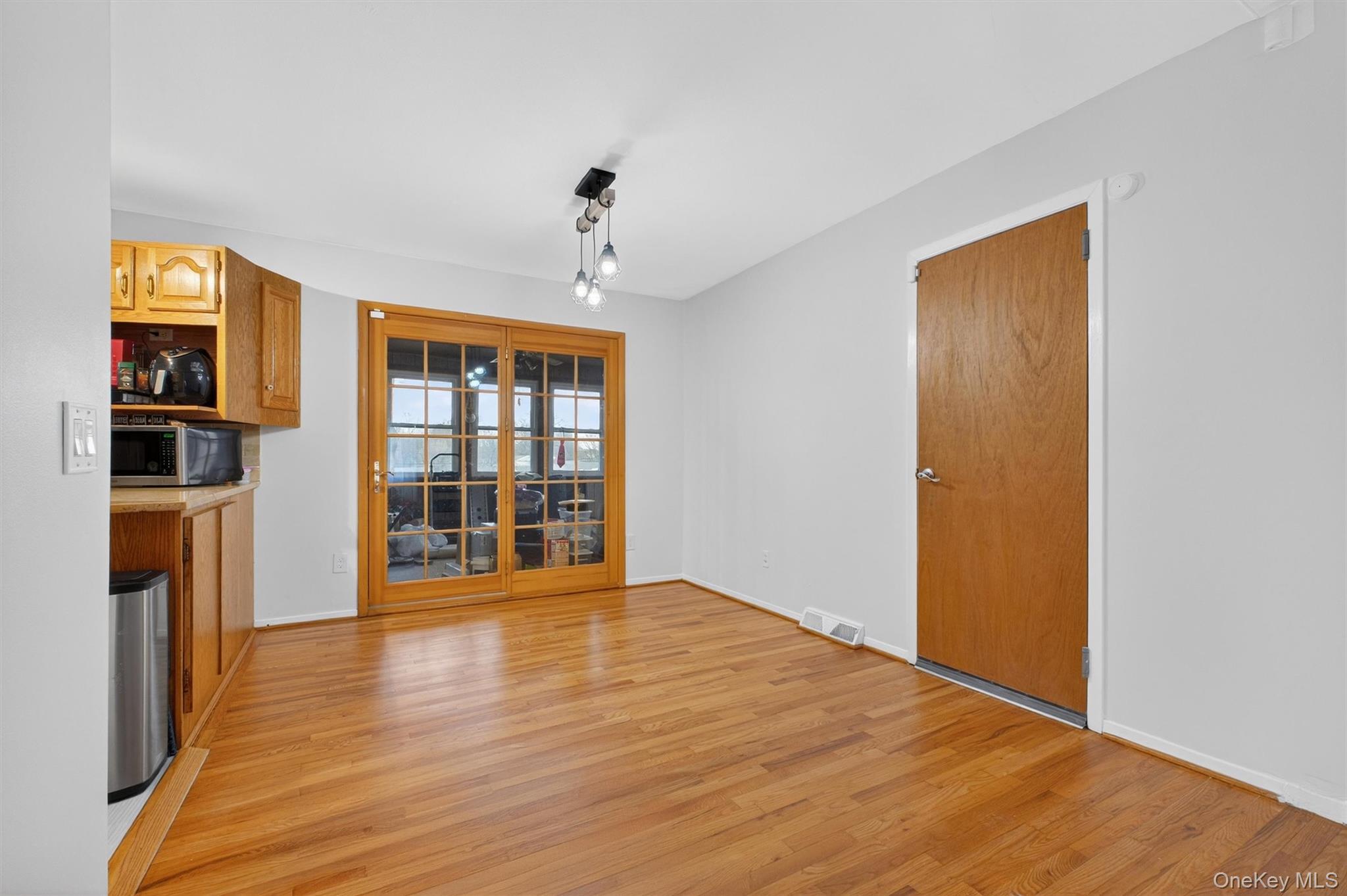 18 Cardinal Drive Poughkeepsie, NY 12601 - Photo 12 of 35