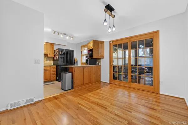 $449,000 | 18 Cardinal Drive, Poughkeepsie, NY 12601