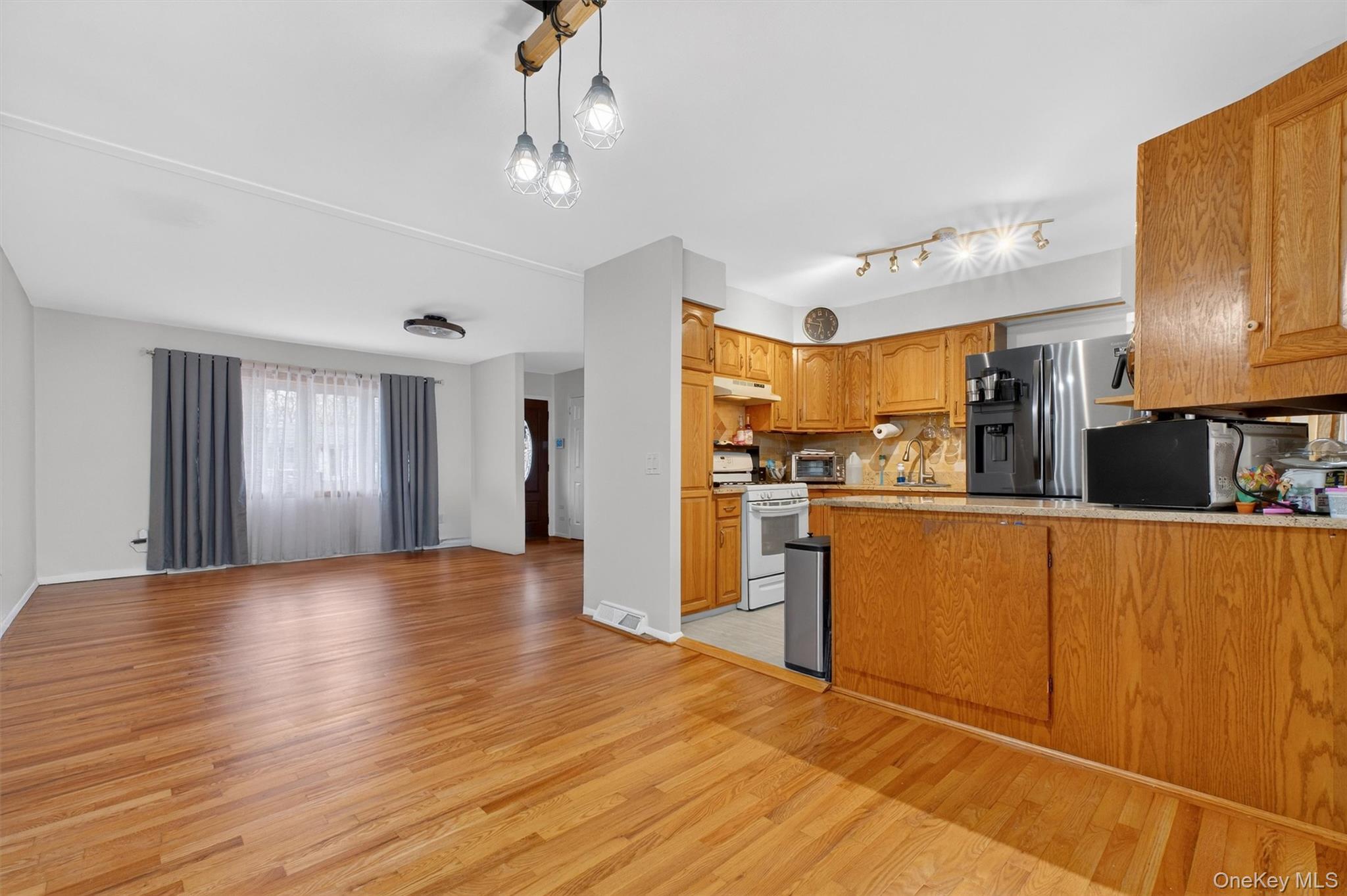 18 Cardinal Drive Poughkeepsie, NY 12601 - Photo 14 of 35