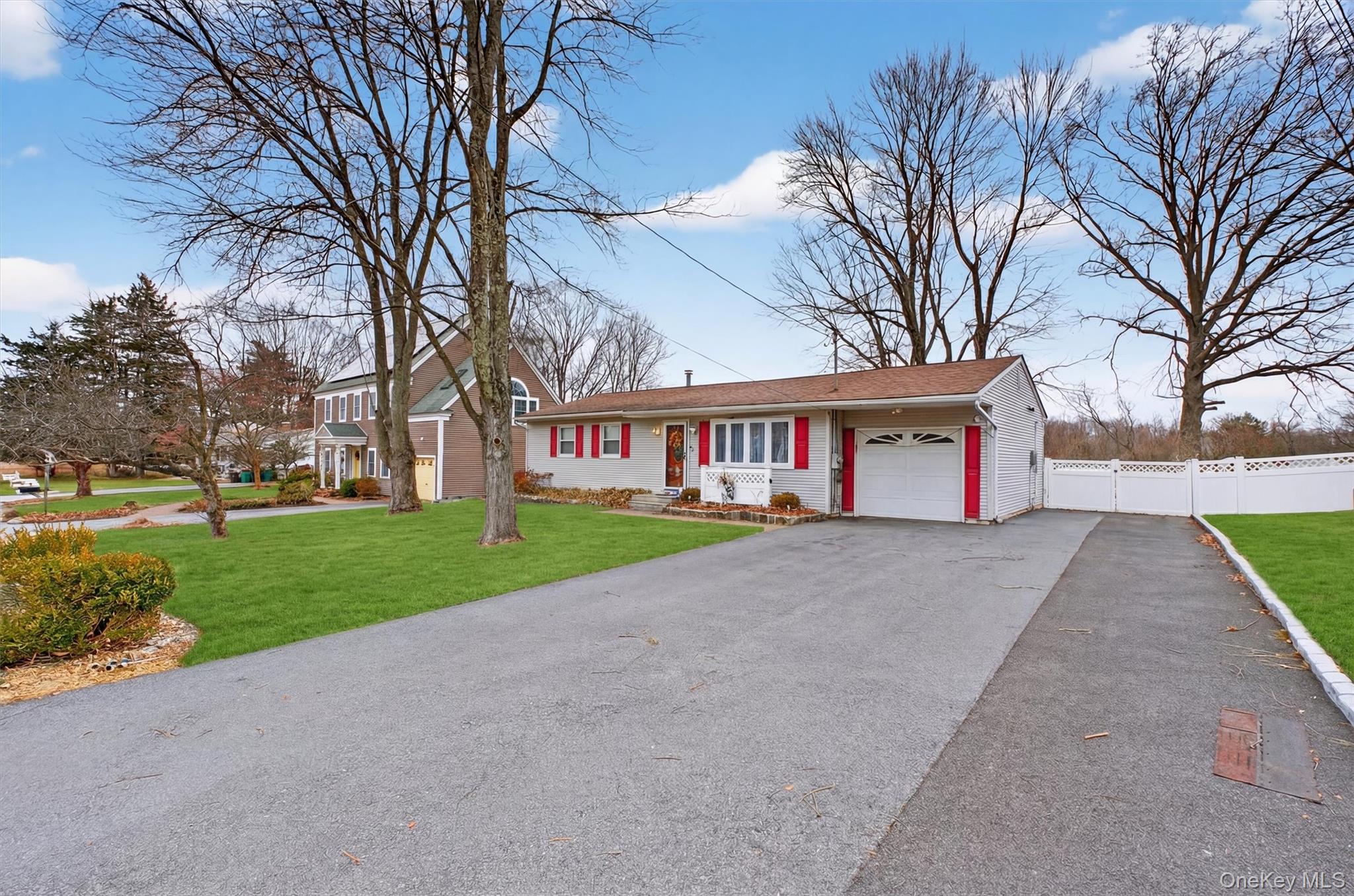 18 Cardinal Drive Poughkeepsie, NY 12601 - Photo 3 of 35