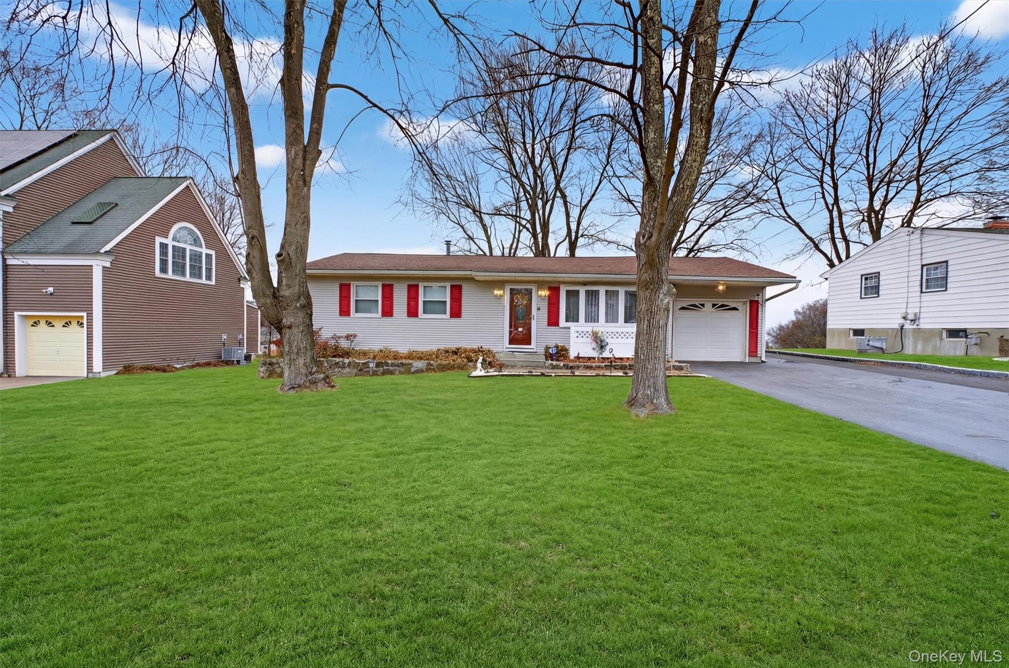 18 Cardinal Drive Poughkeepsie, NY 12601 - Photo 4 of 35