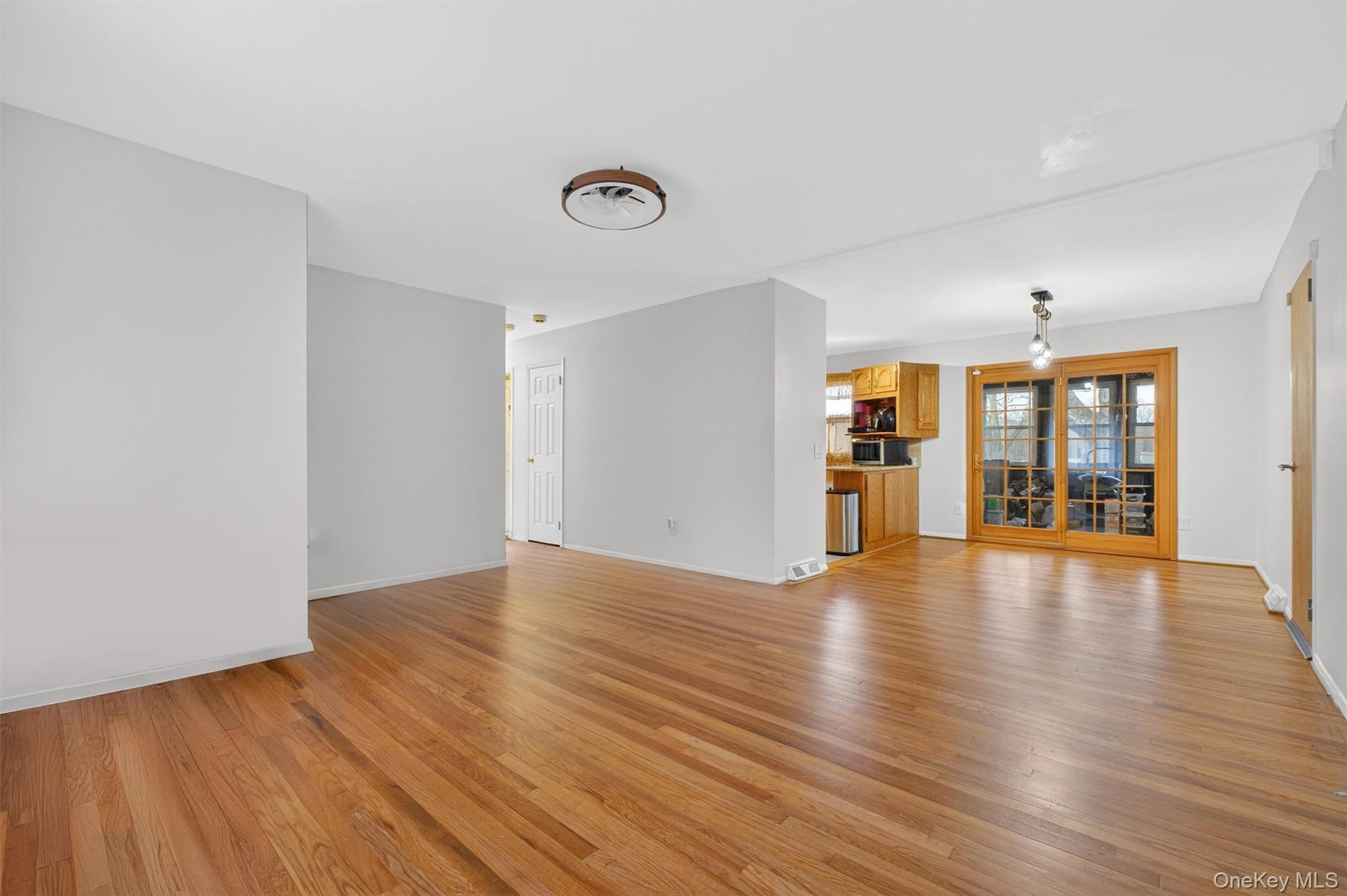 18 Cardinal Drive Poughkeepsie, NY 12601 - Photo 10 of 35