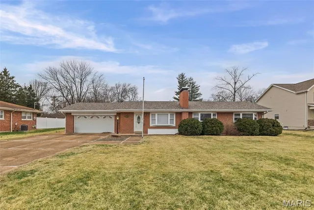 $425,000 | 10617 Twilight Drive, St. Louis, MO 63128