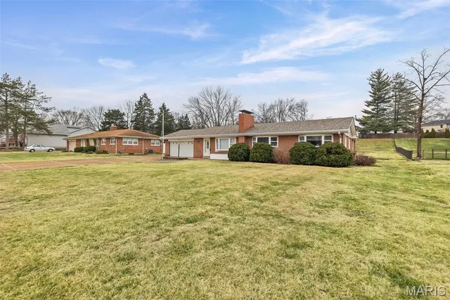 $425,000 | 10617 Twilight Drive, St. Louis, MO 63128