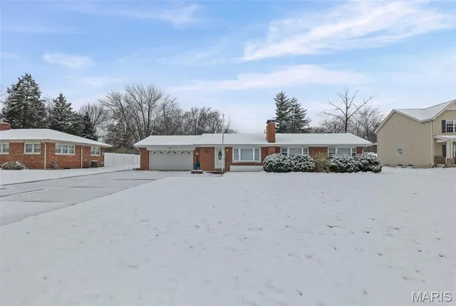 $425,000 | 10617 Twilight Drive, St. Louis, MO 63128