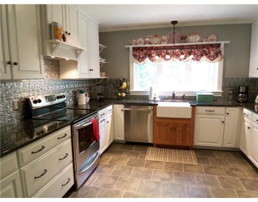 351 Mills Road Kennebunkport, ME 04046 - Photo 8 of 22 Kitchen.