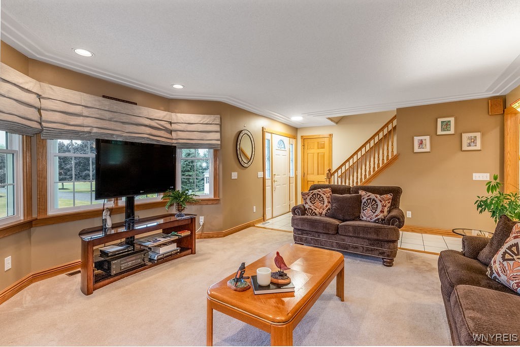 7960 Goodrich Road Clarence, NY 14032 - Photo 5 of 44