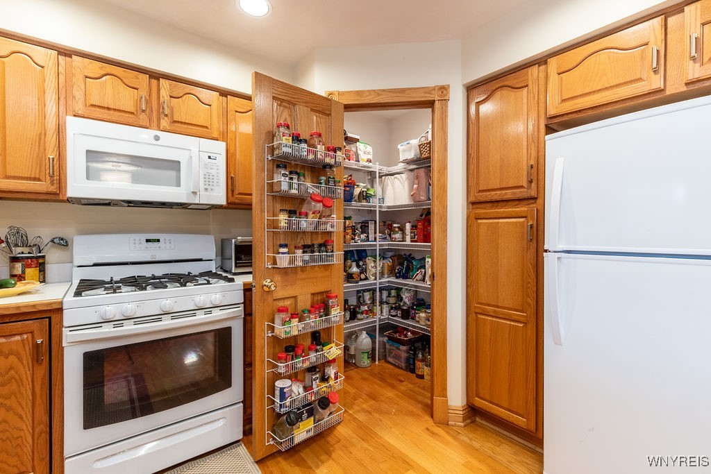 7960 Goodrich Road Clarence, NY 14032 - Photo 10 of 44