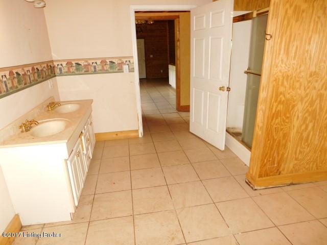 4184 St Johns Road Frankfort, KY 40601 - Photo 10 of 36 Bathroom (3)