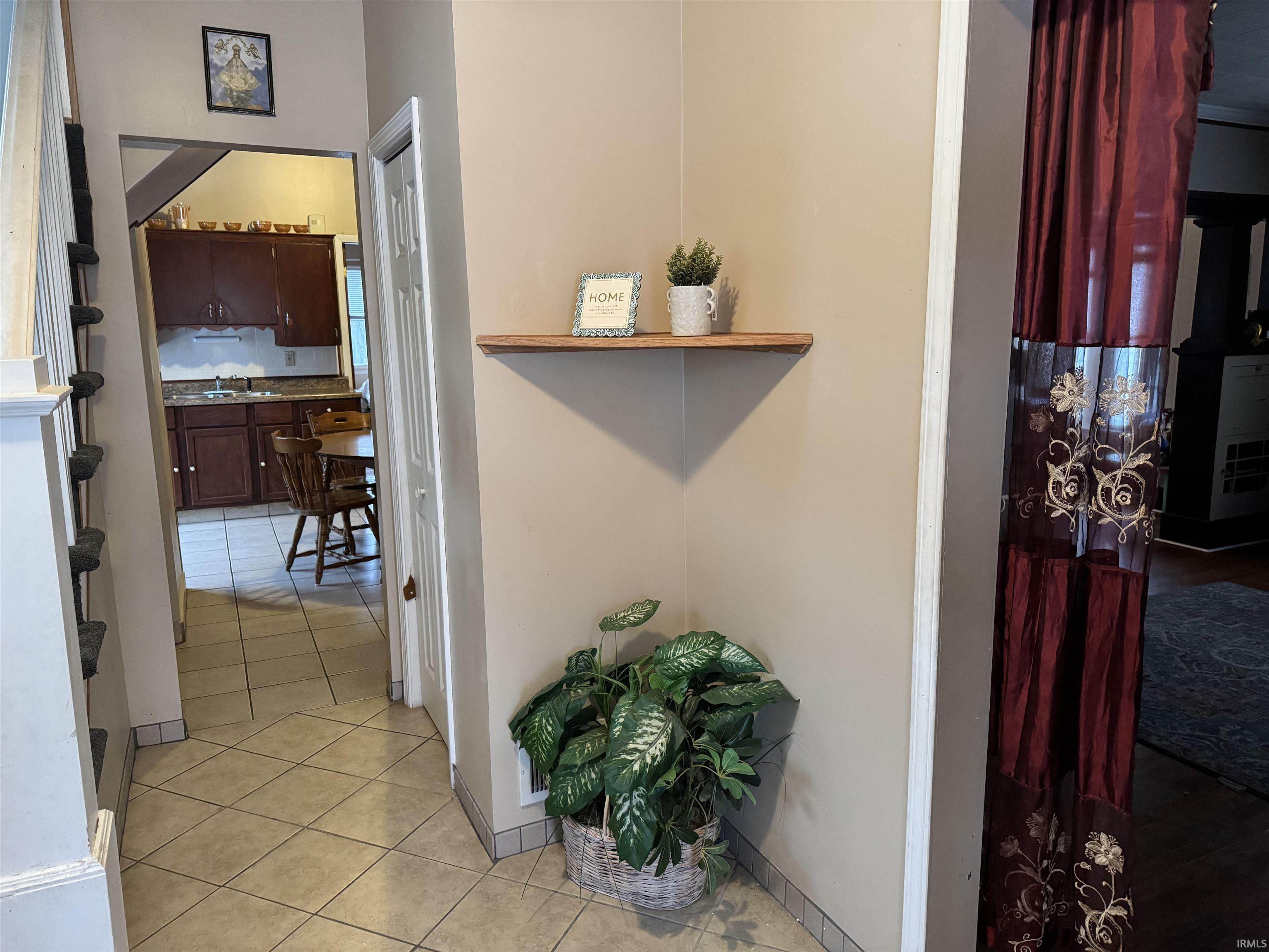 606 South Bendix Drive South Bend, IN 46619 - Photo 11 of 32