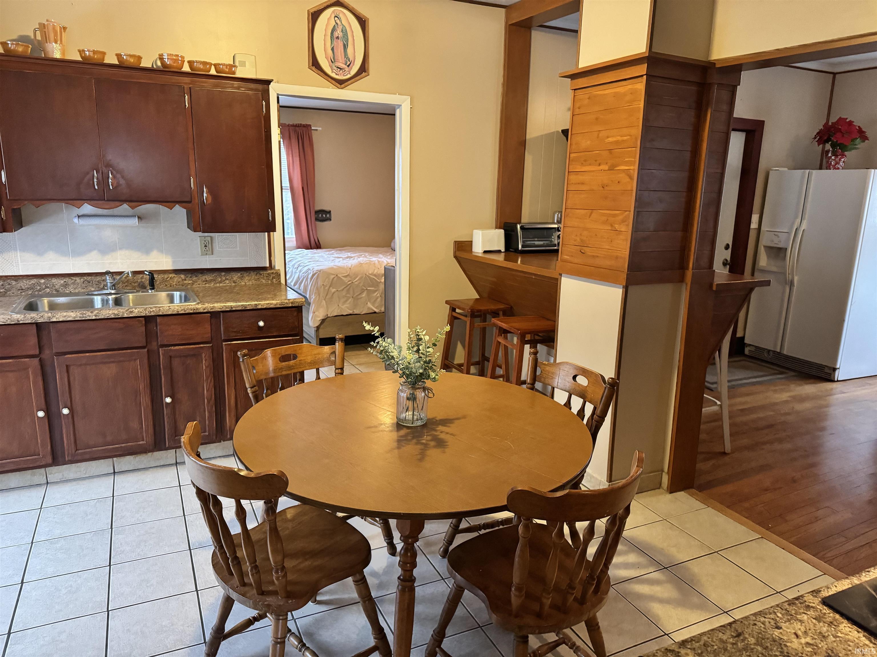 606 South Bendix Drive South Bend, IN 46619 - Photo 17 of 32