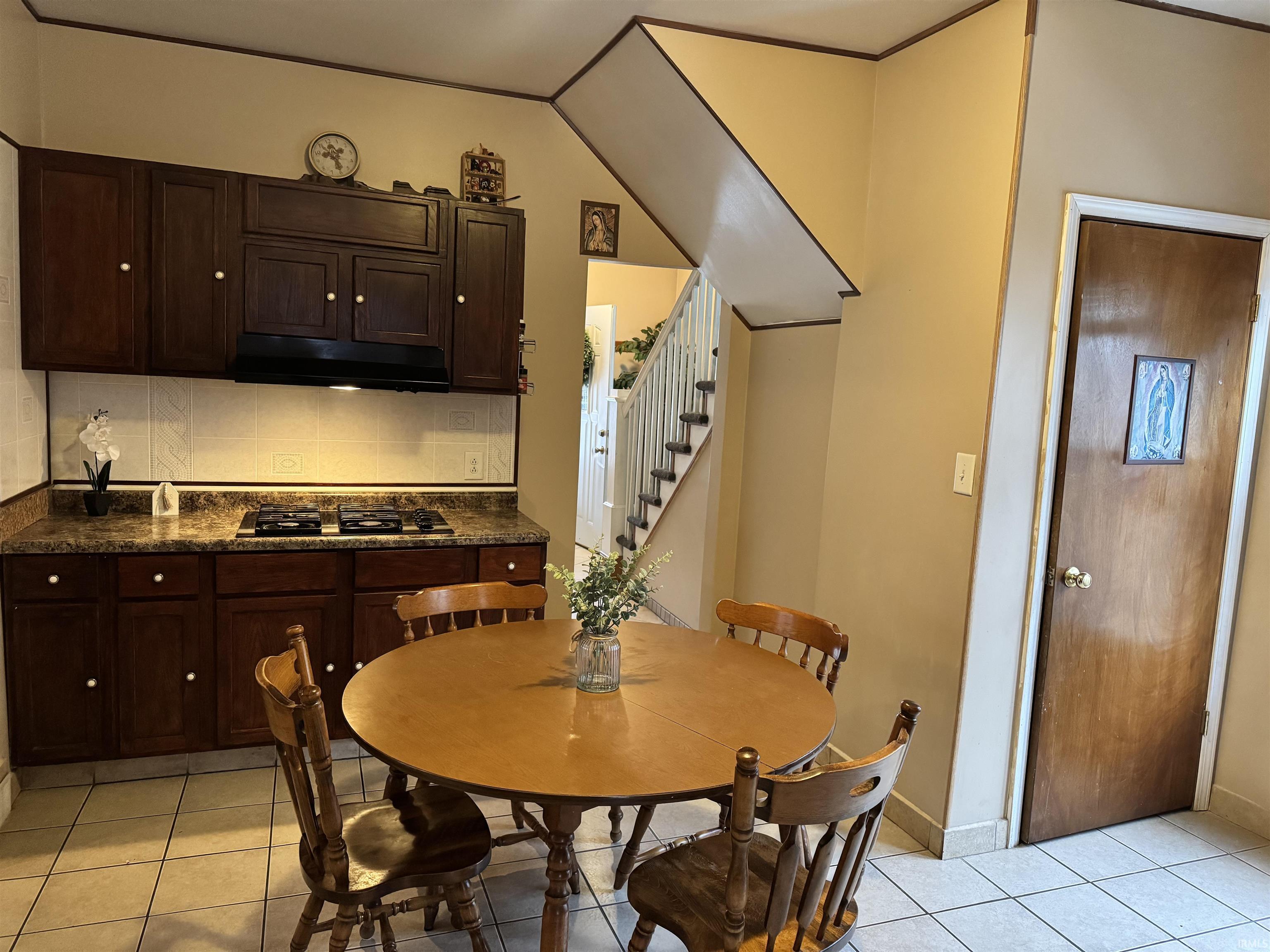 606 South Bendix Drive South Bend, IN 46619 - Photo 2 of 32