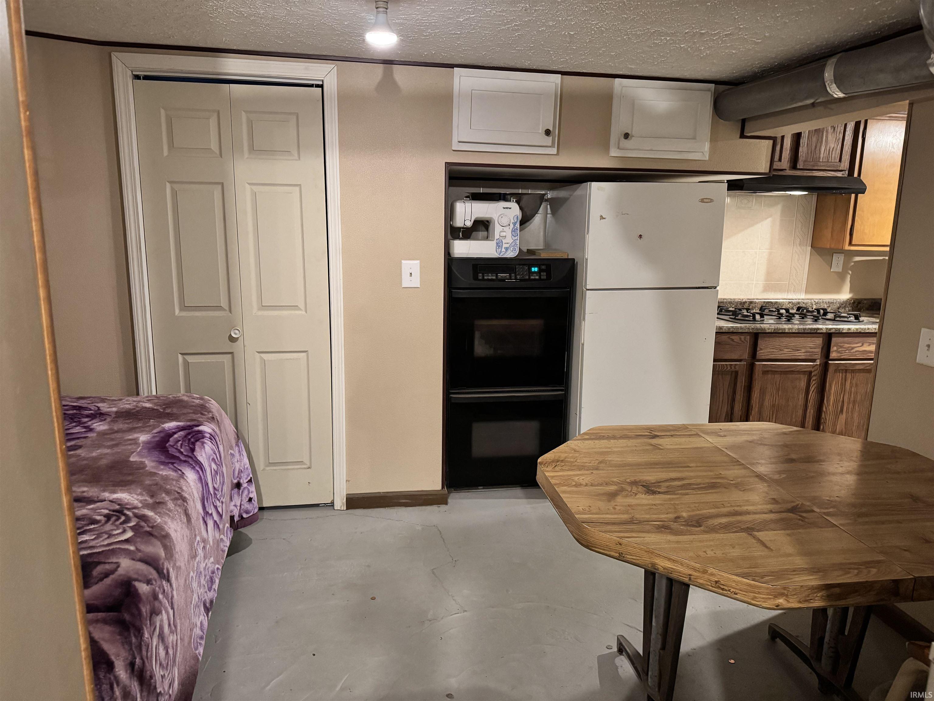 606 South Bendix Drive South Bend, IN 46619 - Photo 22 of 32