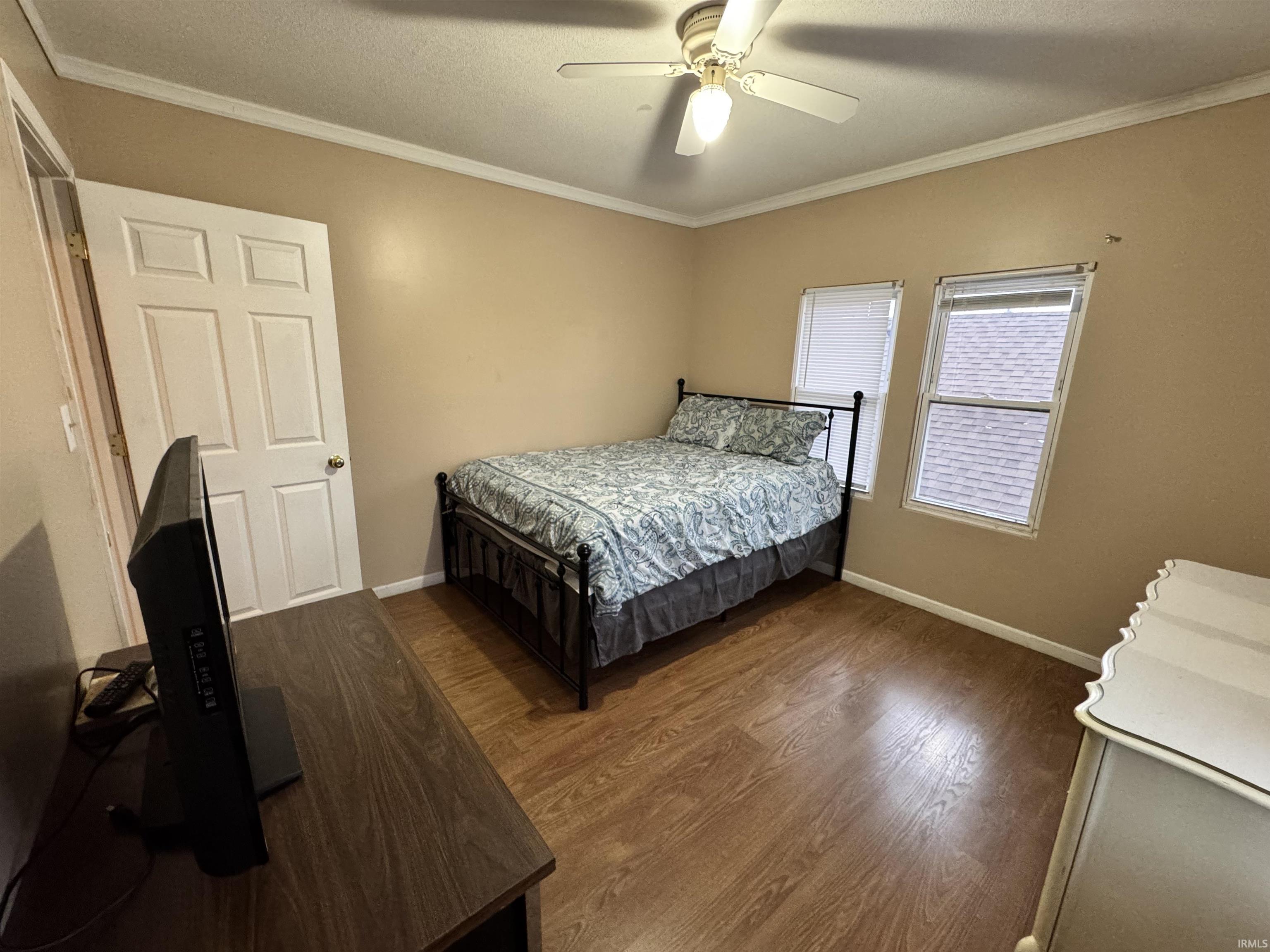 606 South Bendix Drive South Bend, IN 46619 - Photo 5 of 32