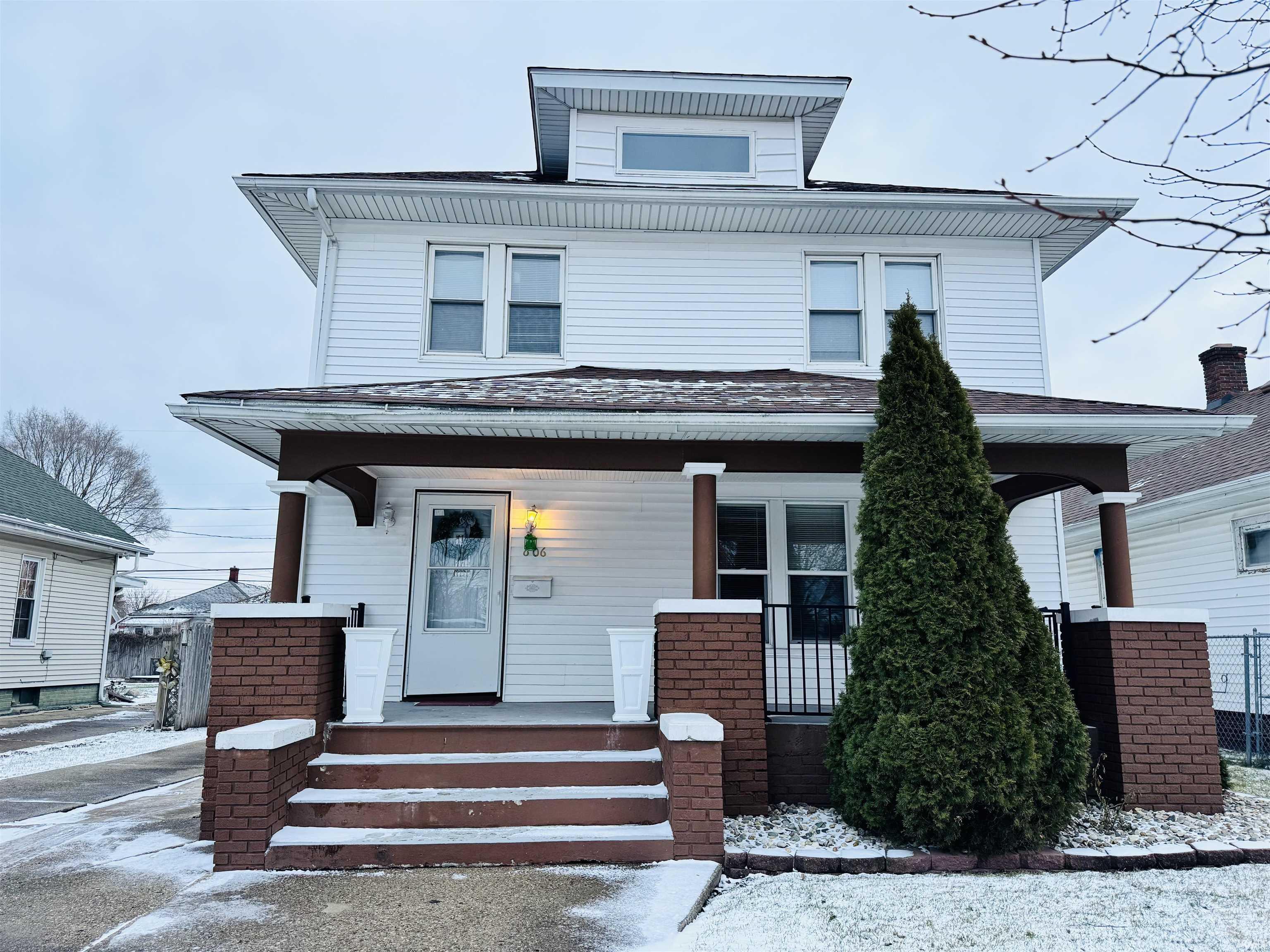 606 South Bendix Drive South Bend, IN 46619 - Photo 9 of 32