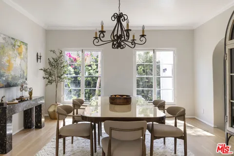 $2,699,000 | 6258 Warner Drive, Los Angeles, CA 90048
