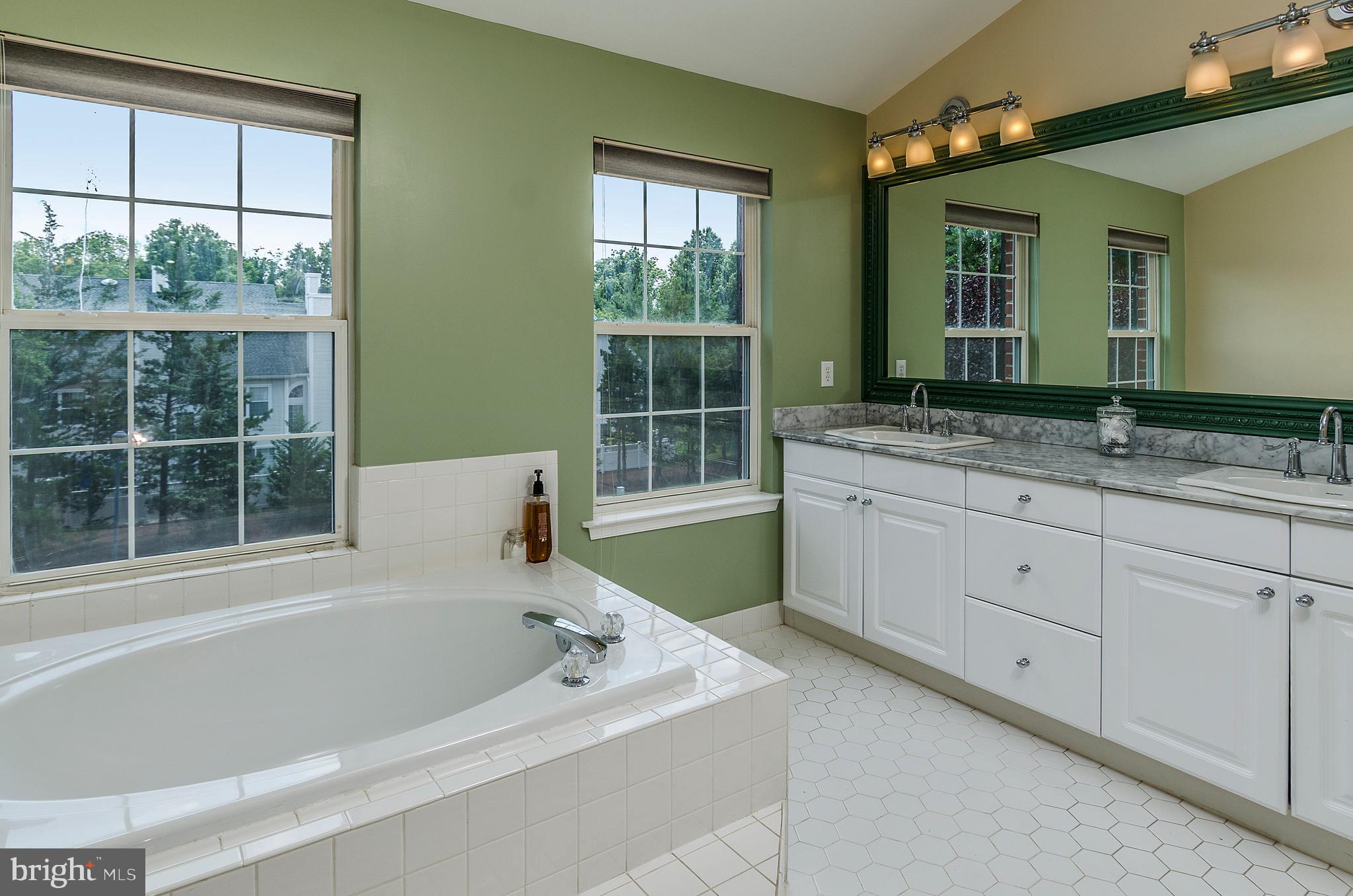 47 Brandon Road West Pennington, NJ 08534 - Photo 25 of 45