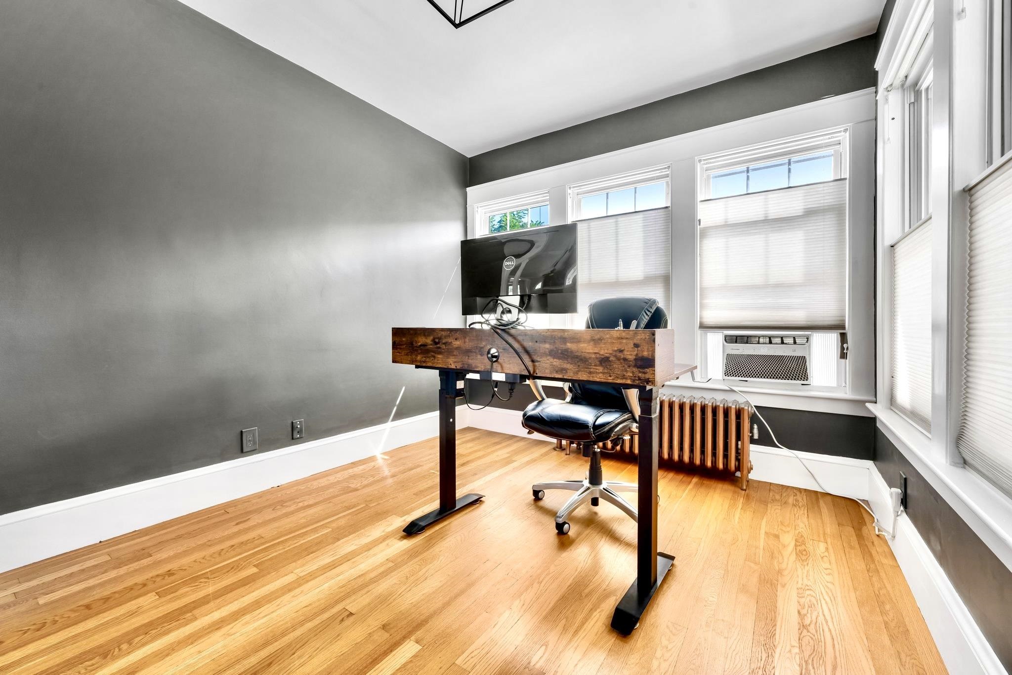 69 Allds Street Nashua, NH 03060 - Photo 3 of 31