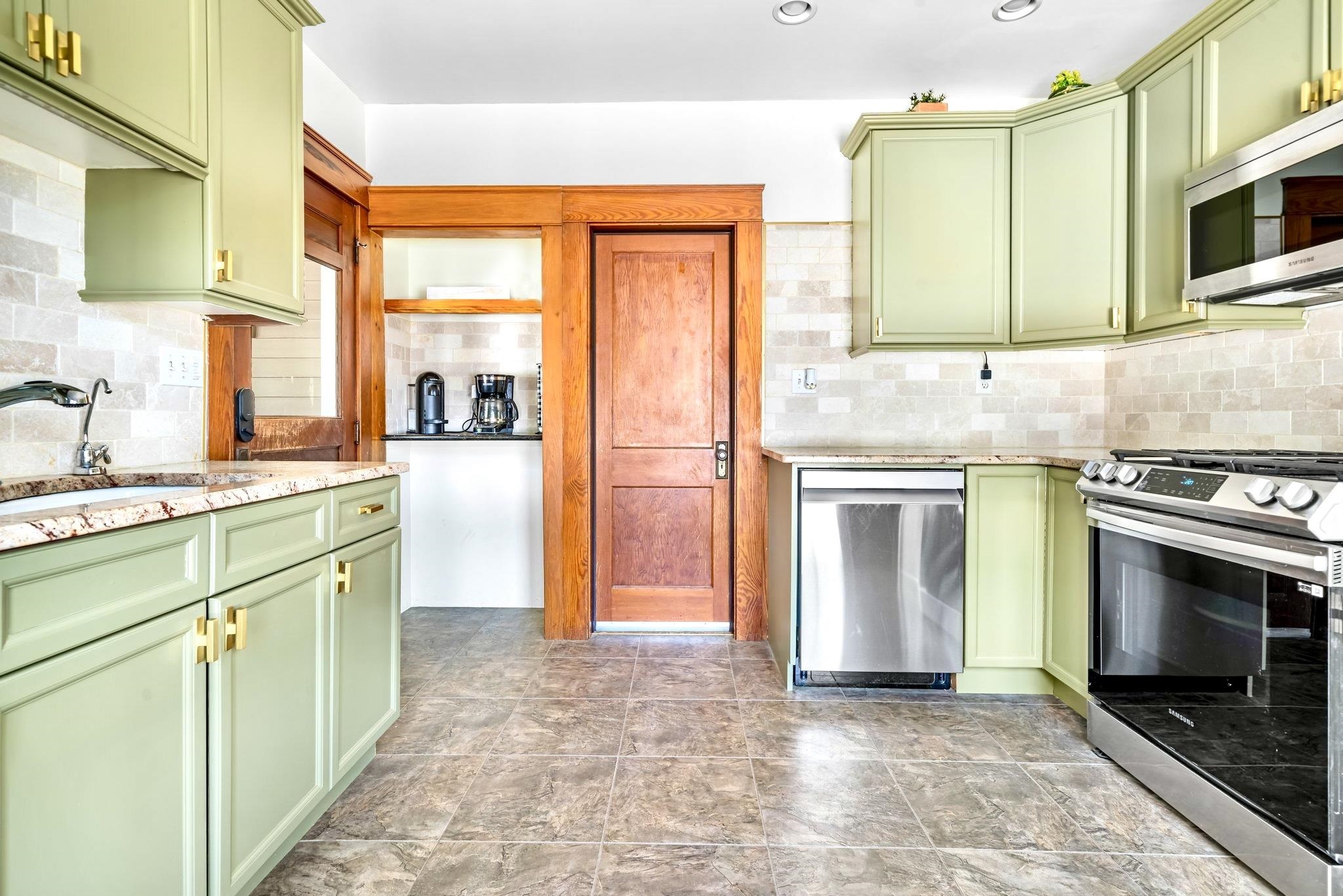 69 Allds Street Nashua, NH 03060 - Photo 9 of 31