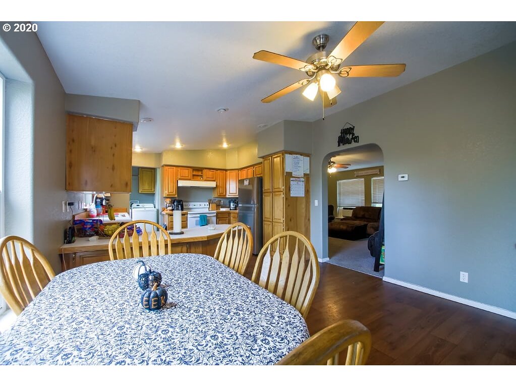 124 Berry Road Kalama, WA 98625 - Photo 5 of 28 Gallery Image 5