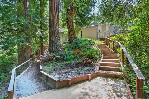 $1,700,000 | 450 Vine Hill Road, Santa Cruz, CA 95065