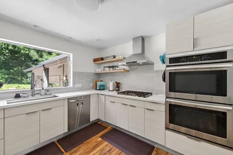 $1,700,000 | 450 Vine Hill Road, Santa Cruz, CA 95065